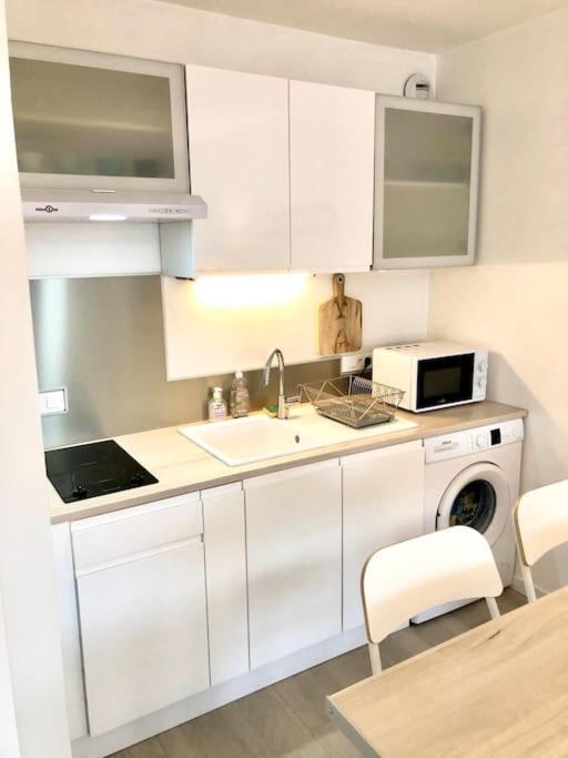 Апартаменты Le Brusc. Design, Parking, Wifi & Double Vue! Сис-Фур-Ле-Пляж Экстерьер фото